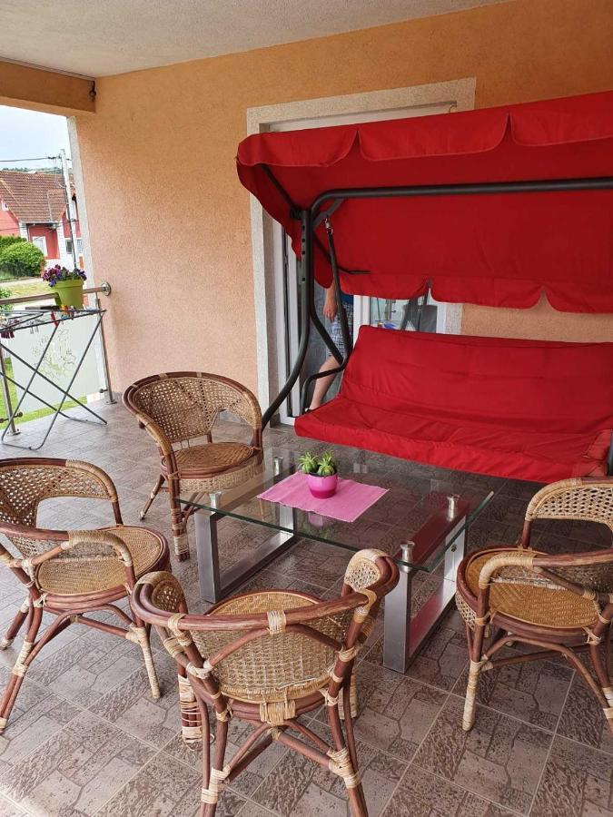 Apartmani Apolon Vrdnik Esterno foto