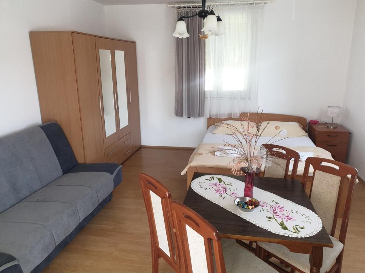 Apartmani Apolon Vrdnik Esterno foto