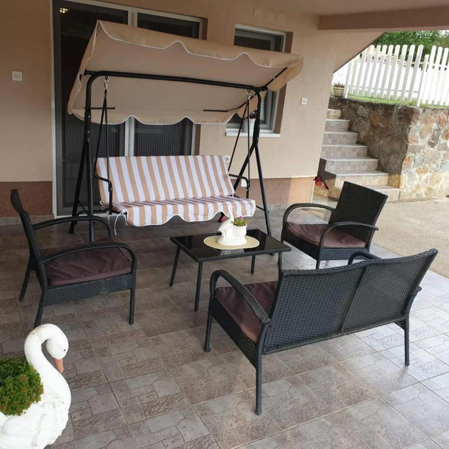 Apartmani Apolon Vrdnik Esterno foto