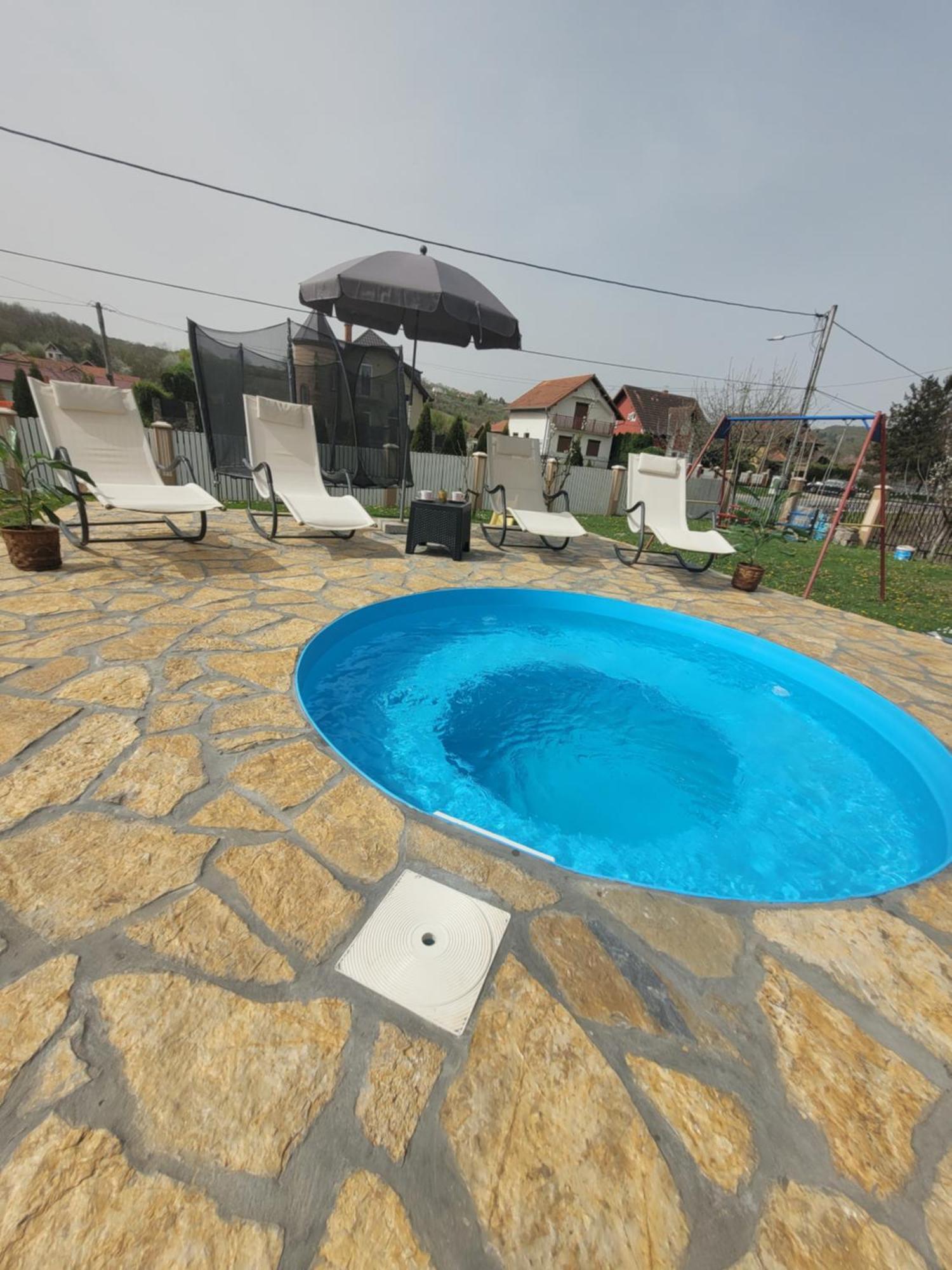 Apartmani Apolon Vrdnik Esterno foto
