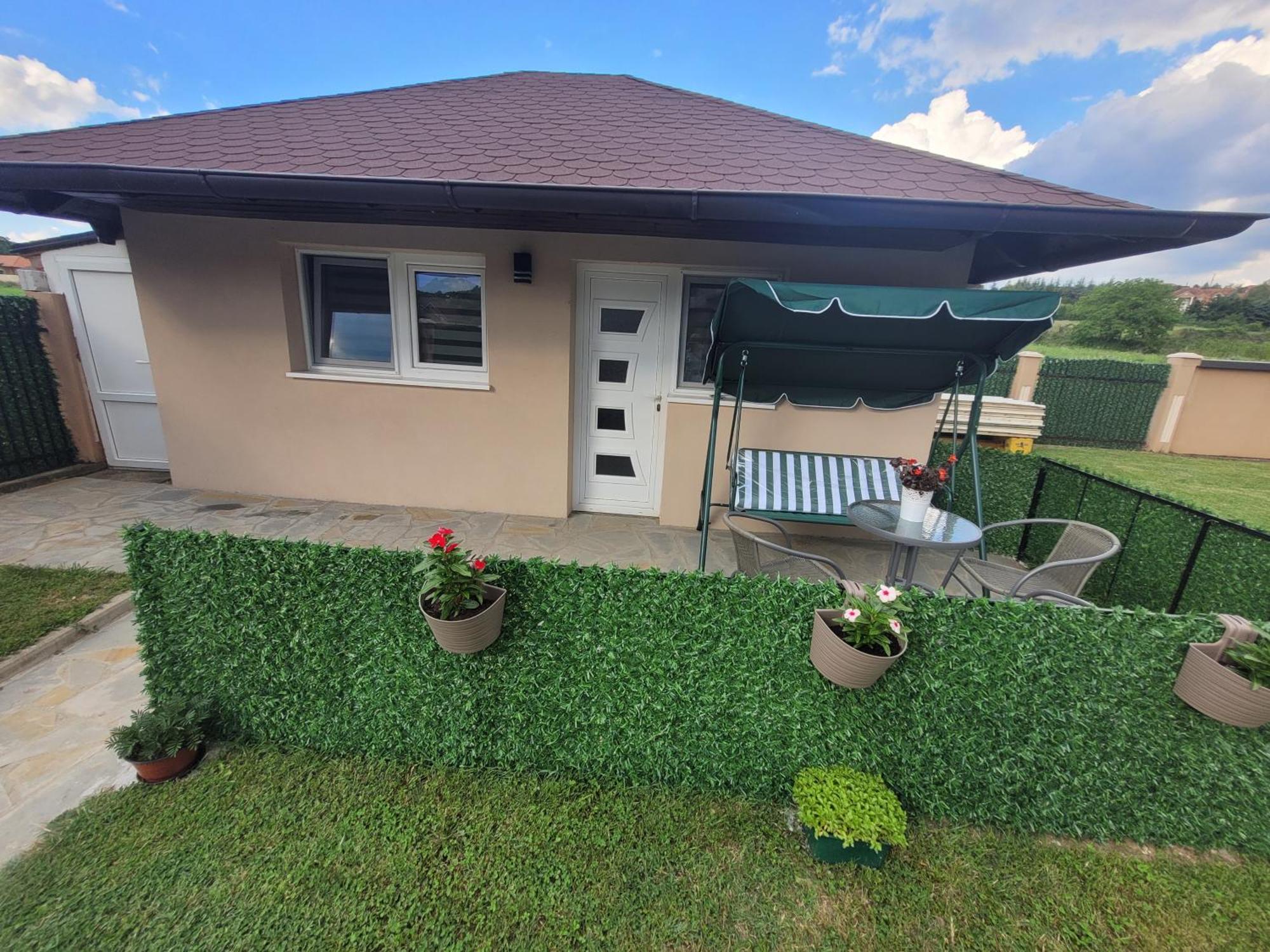 Apartmani Apolon Vrdnik Esterno foto